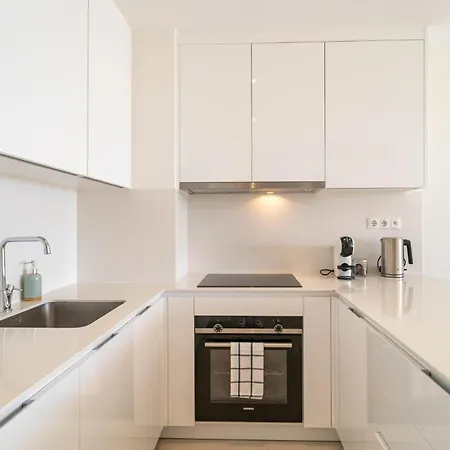 3 Bedroom Amazing In شقة إِستيبونا